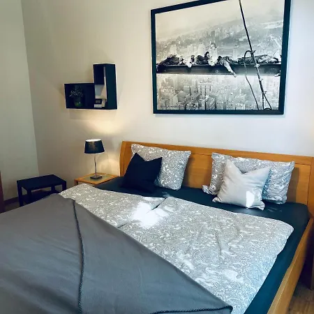 Schlosspark I 80qm I 3 Betten I Bei Dresden Apartment *