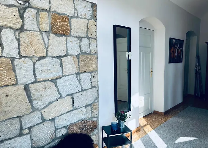 Schlosspark I 80qm I 3 Betten I Bei Dresden *